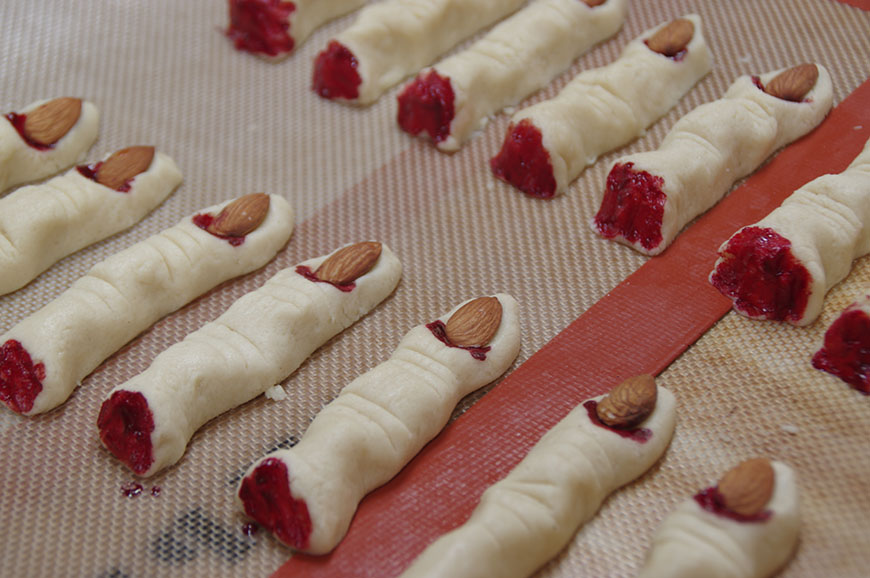 //www.melissamayo.com/wp-content/uploads/2015/10/Halloween-Idea.jpg